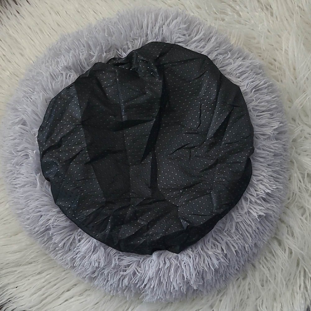 Fluffy Gray Pet Bed - Picture 4 of 8
